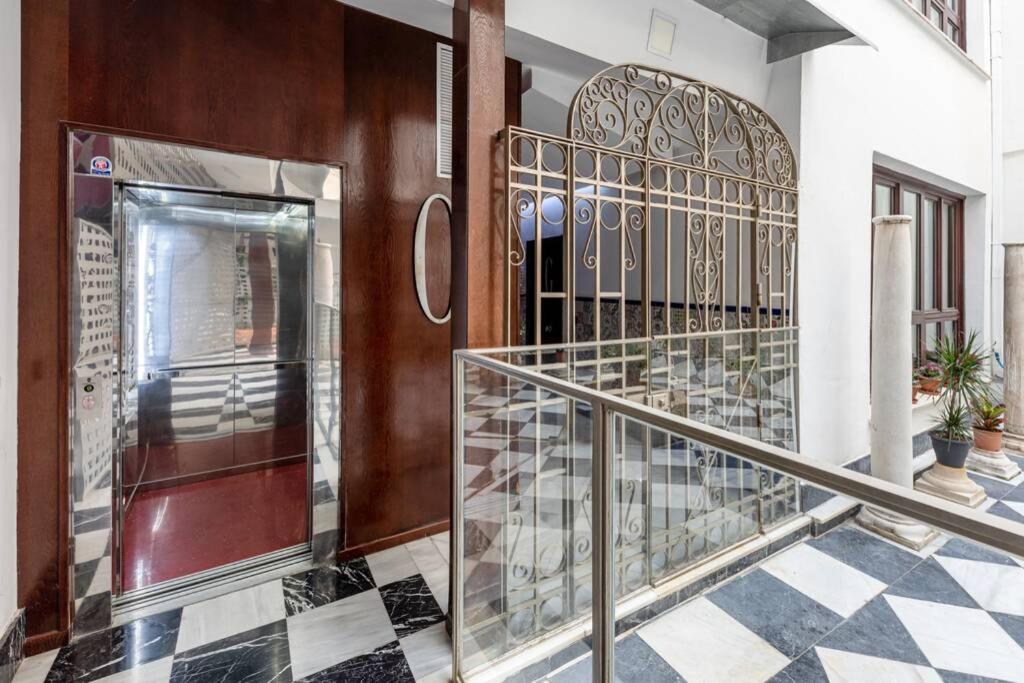 Carreterias Malaga Centro Apartment Luaran gambar